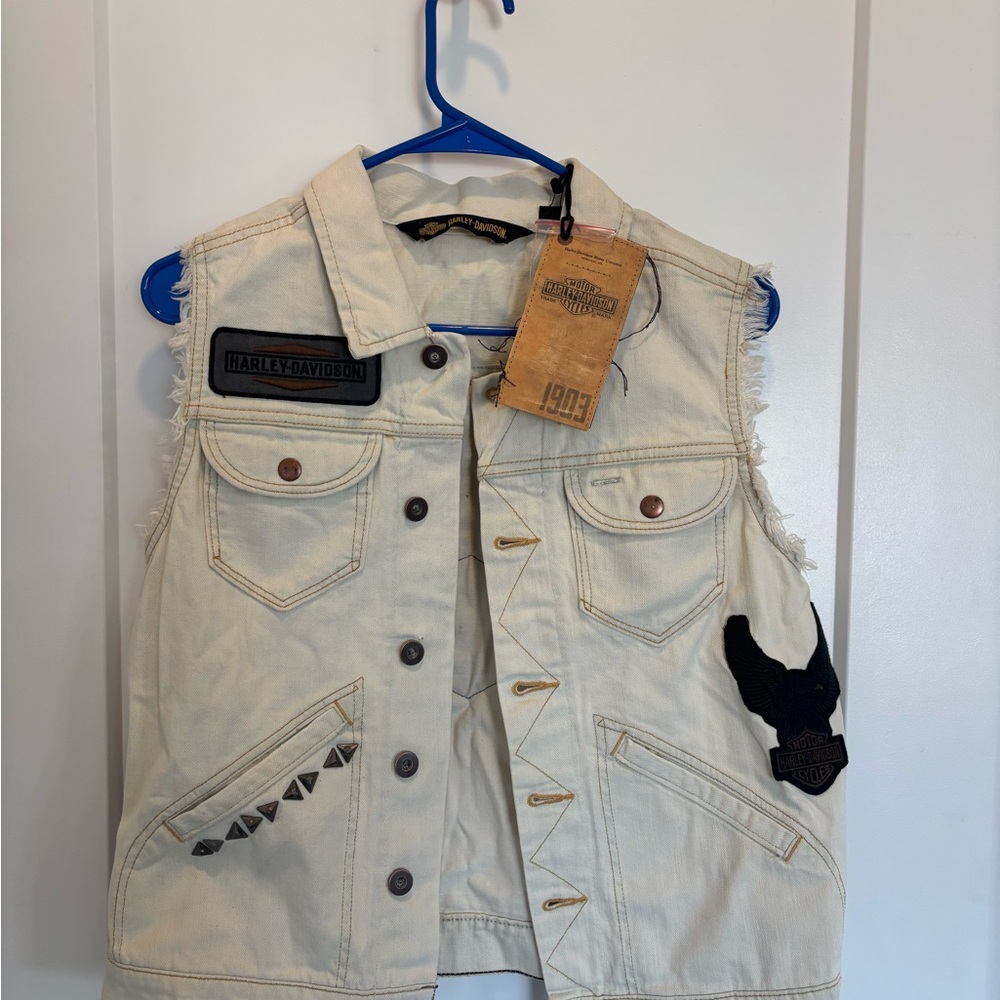 Harley-Davidson Denim Vest with Patches $125 retail